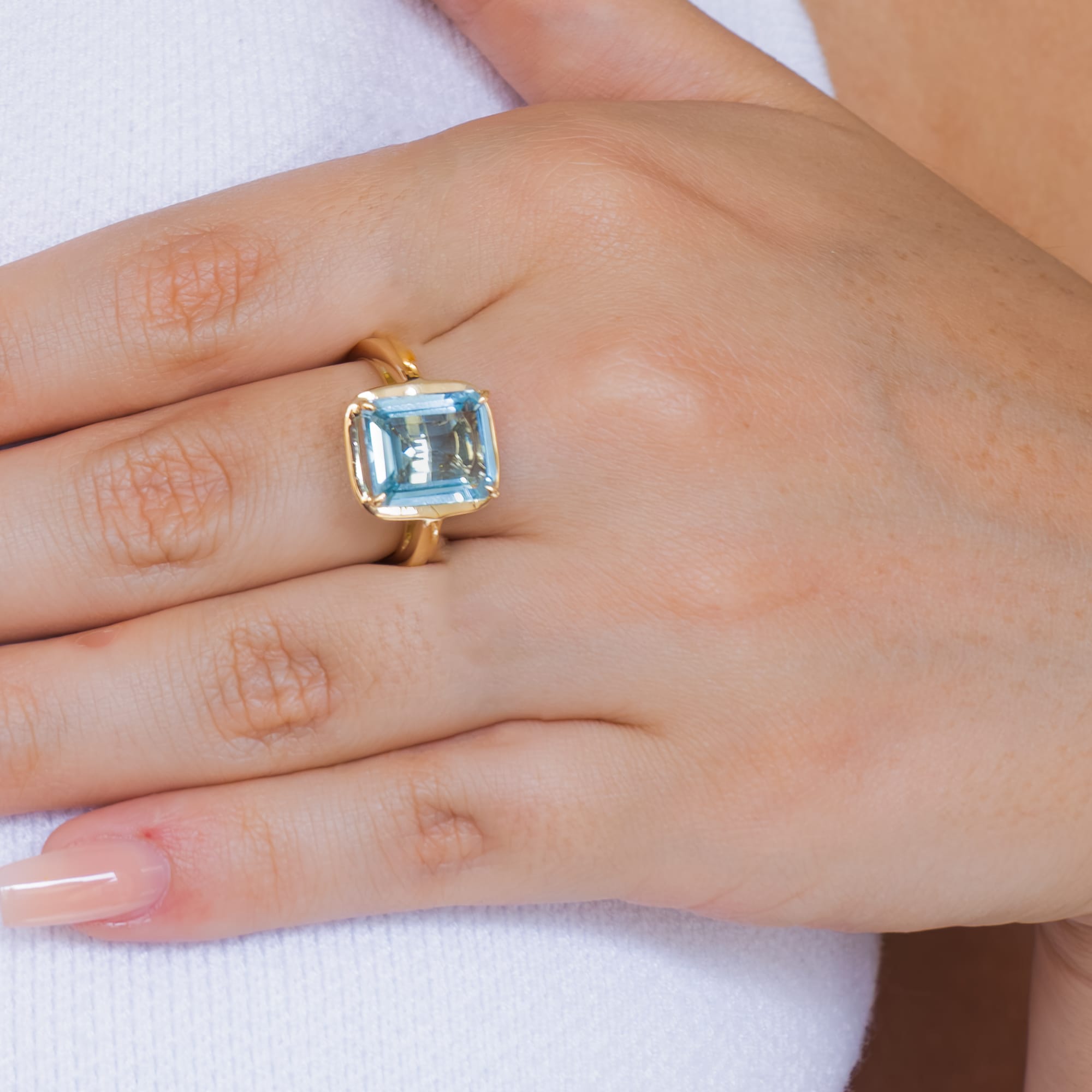 Anillo Topacio y Oro de 18K