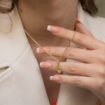Dije Medalla Virgen Madonna - Imagen 2
