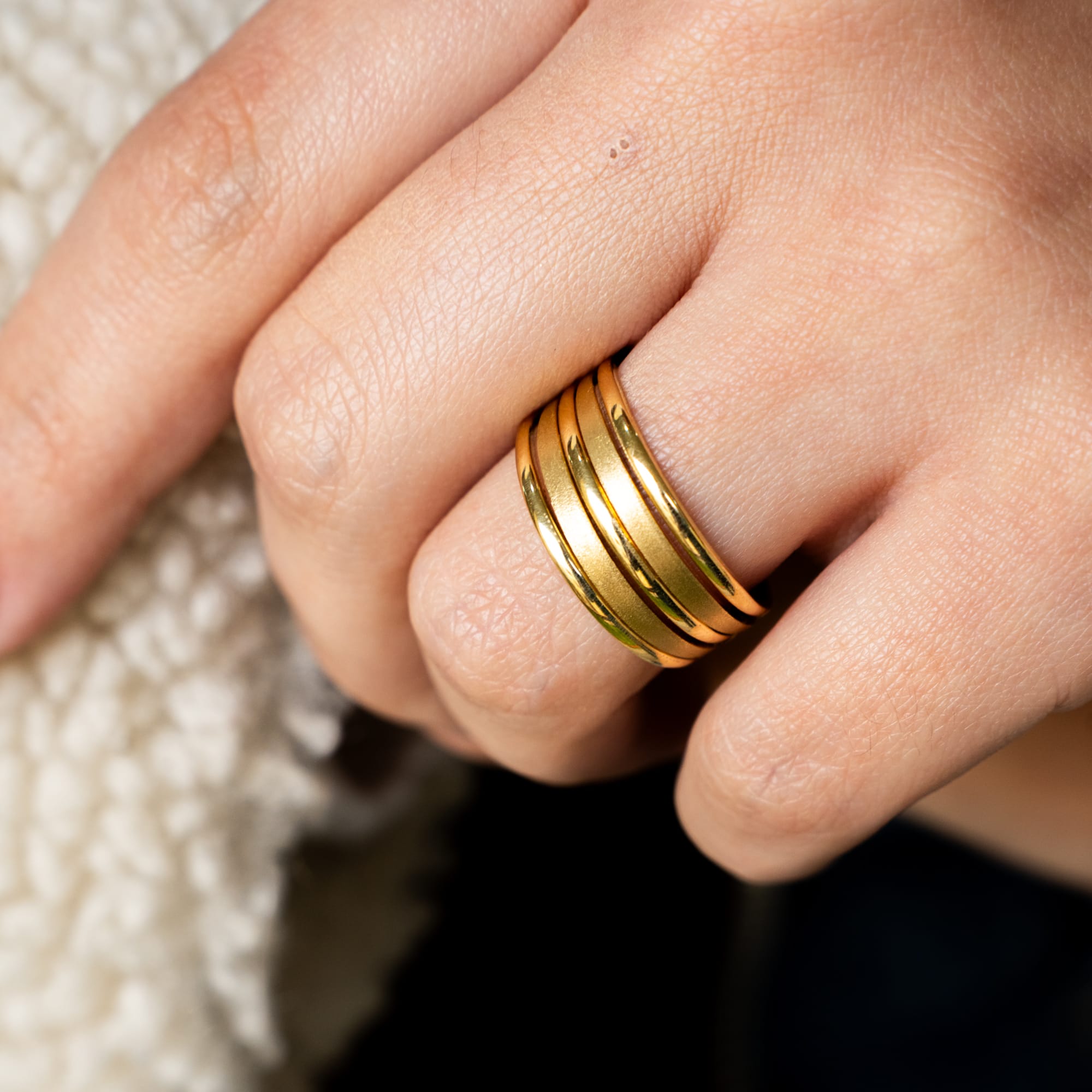 Anillo oro satinado - acordeón