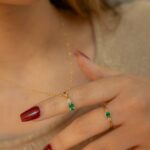 Anillo con esmeraldas - Imagen 2