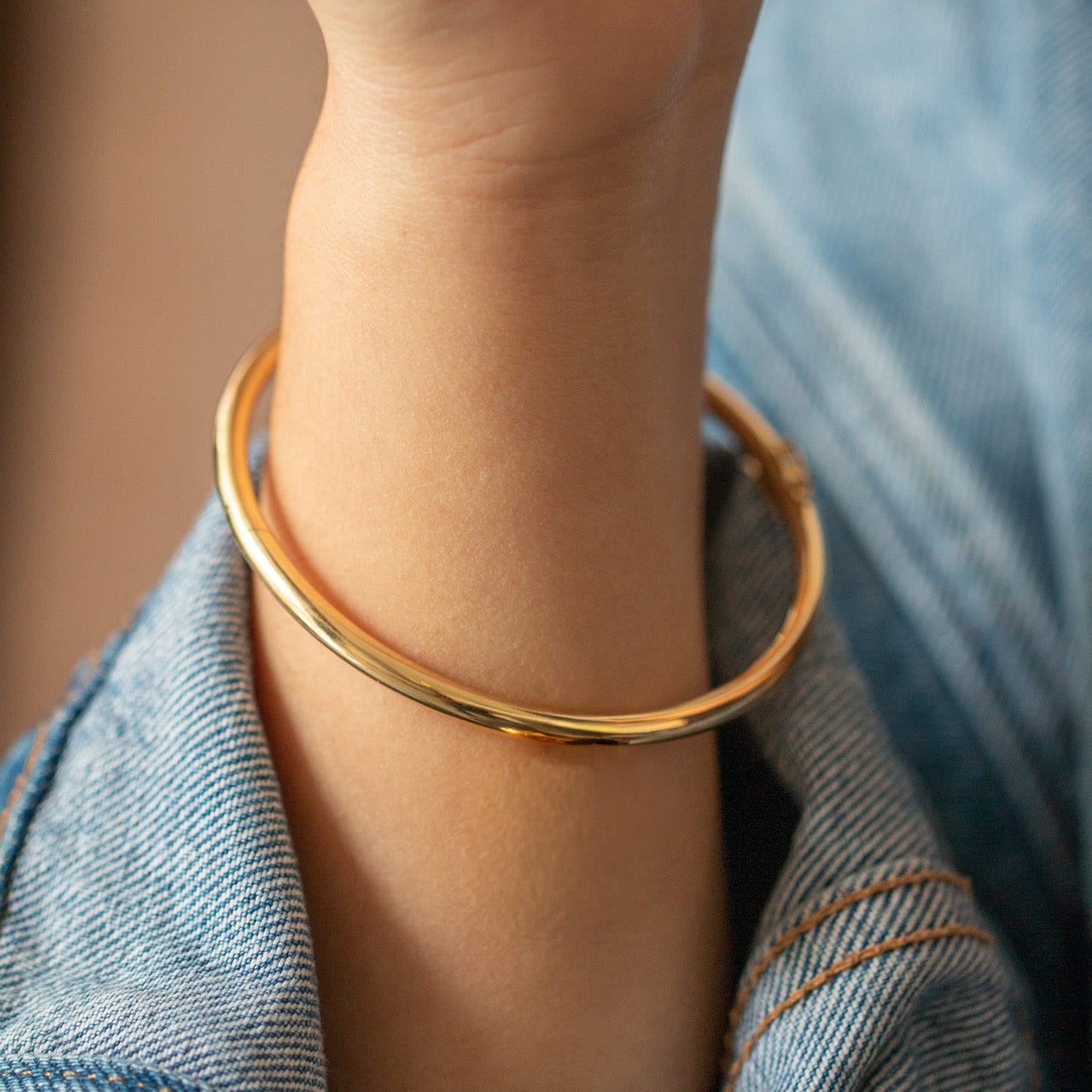 Bangle tubular circular